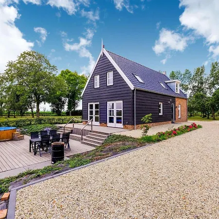 Luxurious In With Private Garden