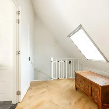 Luxurious In With Private Garden Zwartewaal