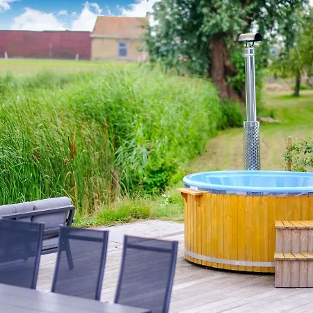 Luxurious In With Private Garden Holiday home